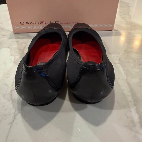 Bandolino BDGalaxy Ballet Slip On Flats Women's 7.5M Black Fabric Upper Cap Toe - Picture 2 of 10